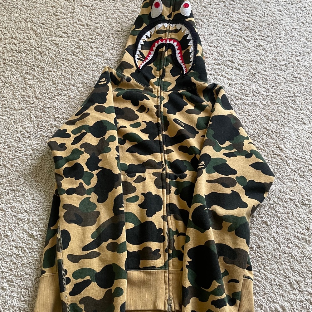 Bape - Picture 3 of 6